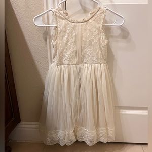 Girls White Lace/Tulle formal (flower girl) dress
